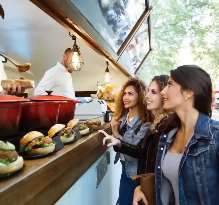 the-best-destinations-for-street-food